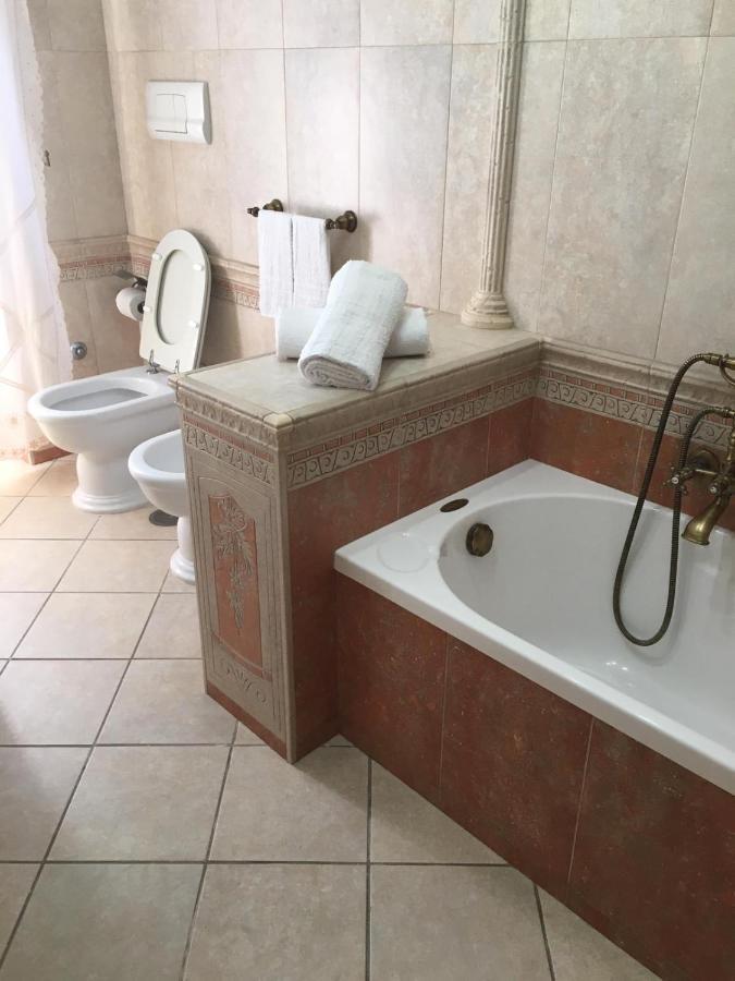 B&B La Pietra Ерколано Екстер'єр фото